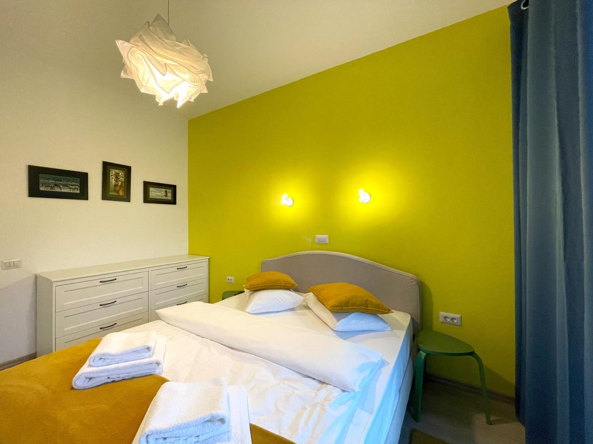 Cozy Riverfront Apartments With Garden And Mountain View Szászbuda Kültér fotó