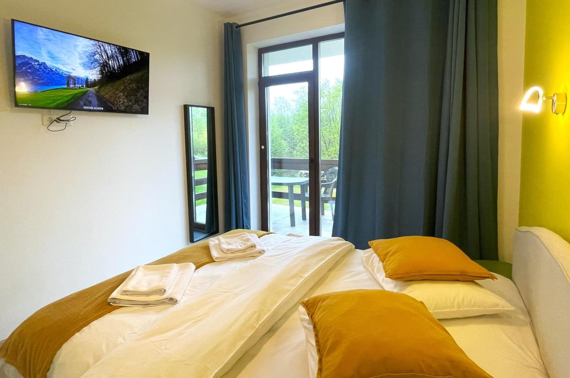 Cozy Riverfront Apartments With Garden And Mountain View Szászbuda Kültér fotó