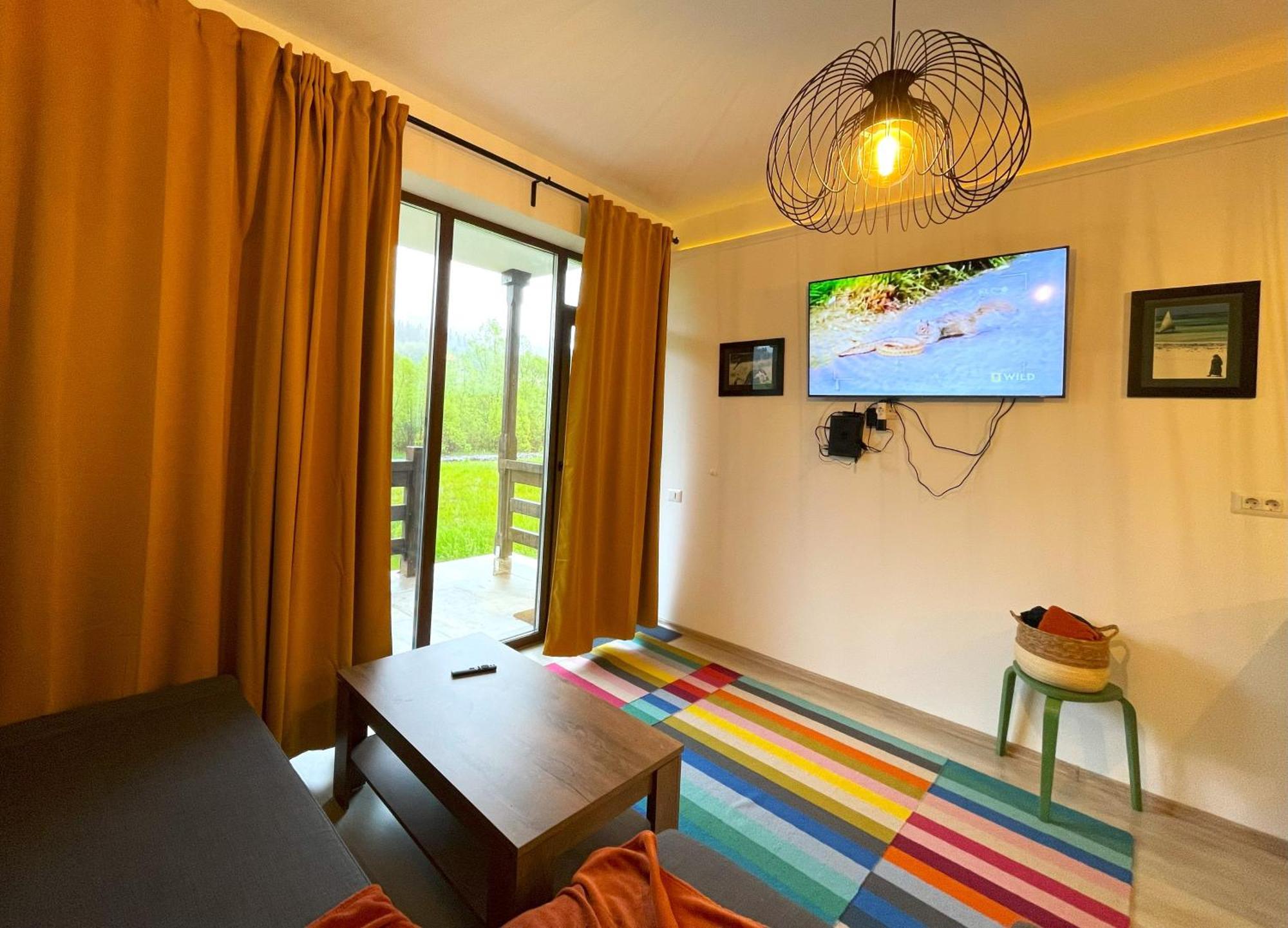 Cozy Riverfront Apartments With Garden And Mountain View Szászbuda Kültér fotó