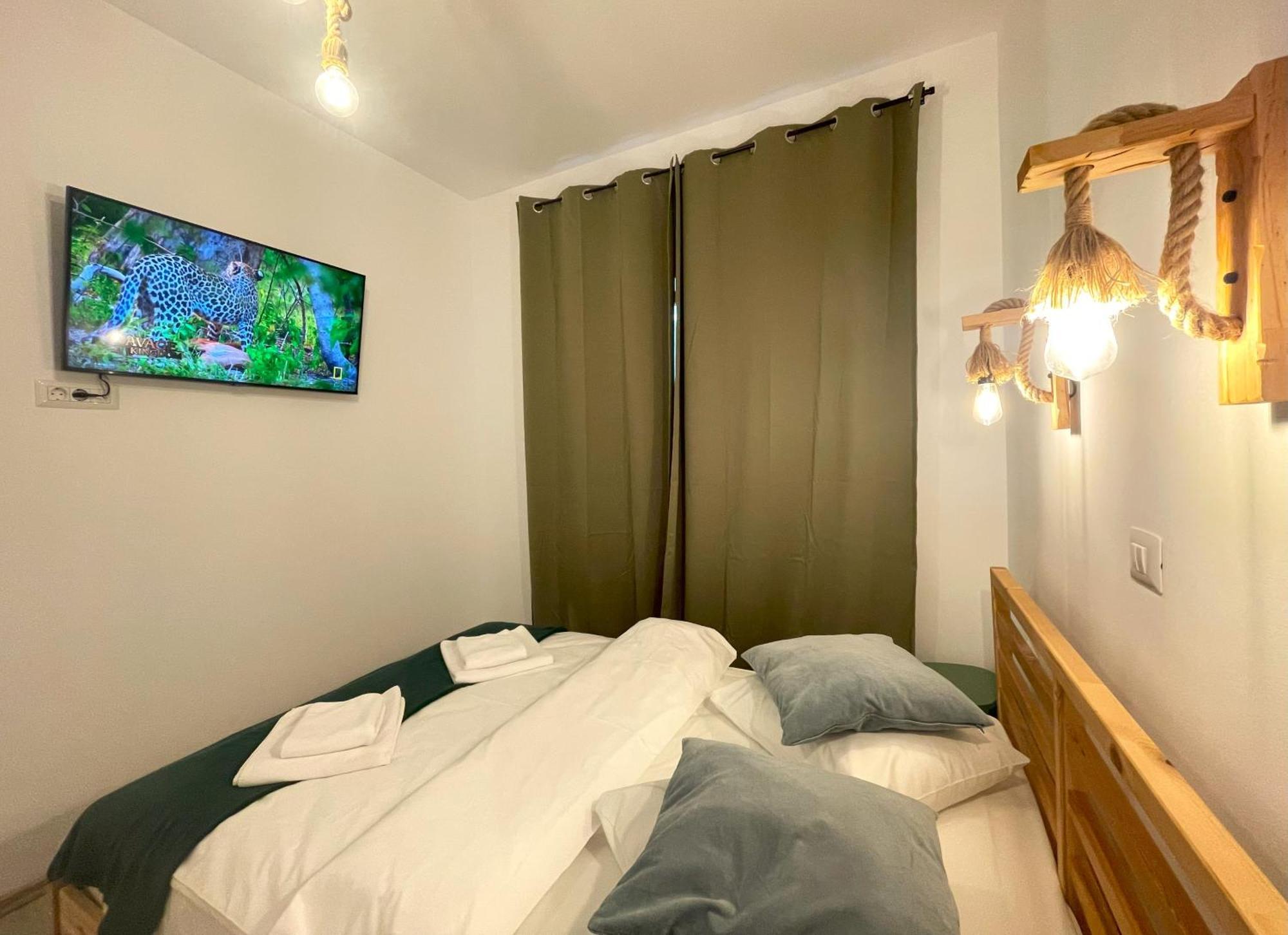 Cozy Riverfront Apartments With Garden And Mountain View Szászbuda Kültér fotó