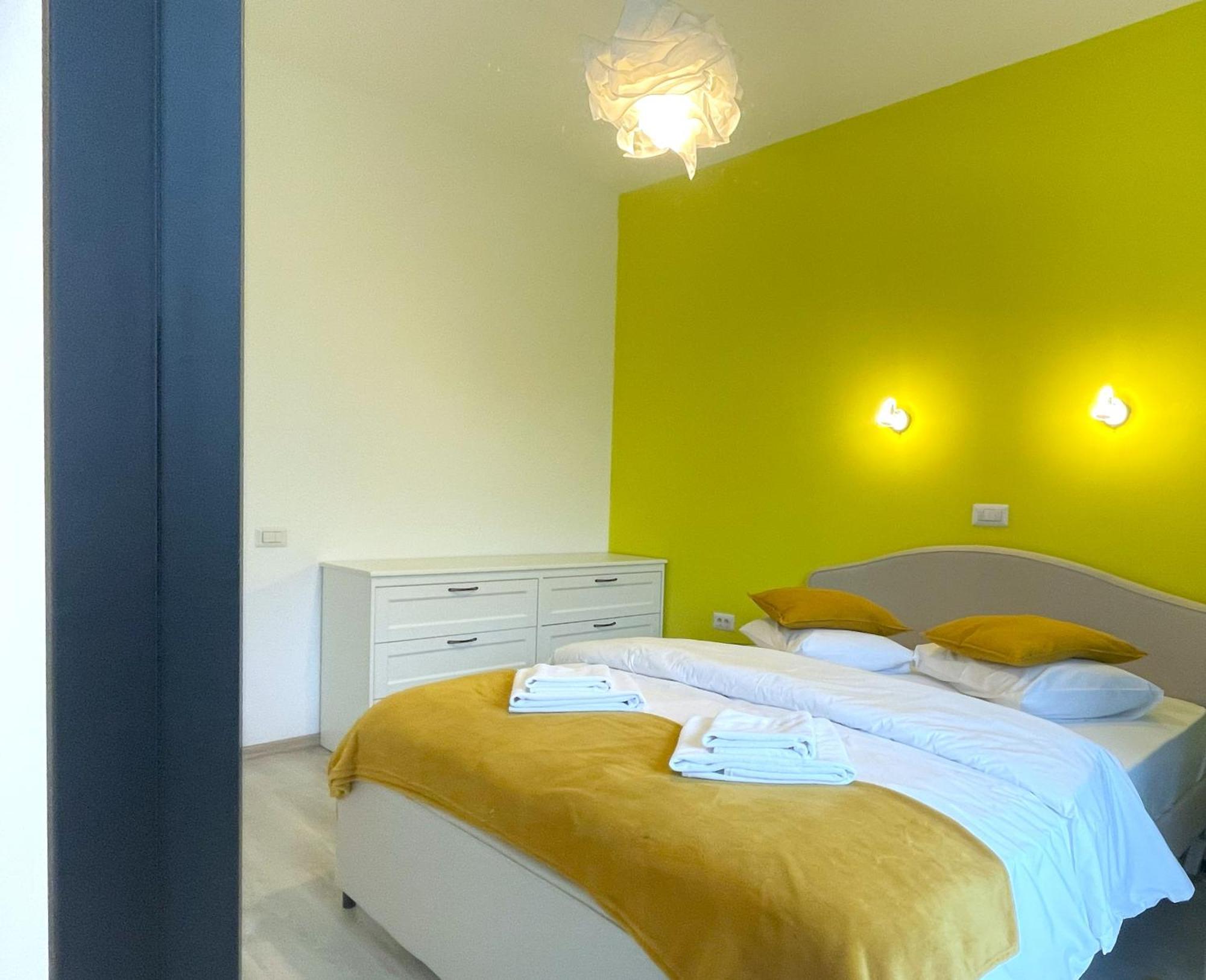 Cozy Riverfront Apartments With Garden And Mountain View Szászbuda Kültér fotó