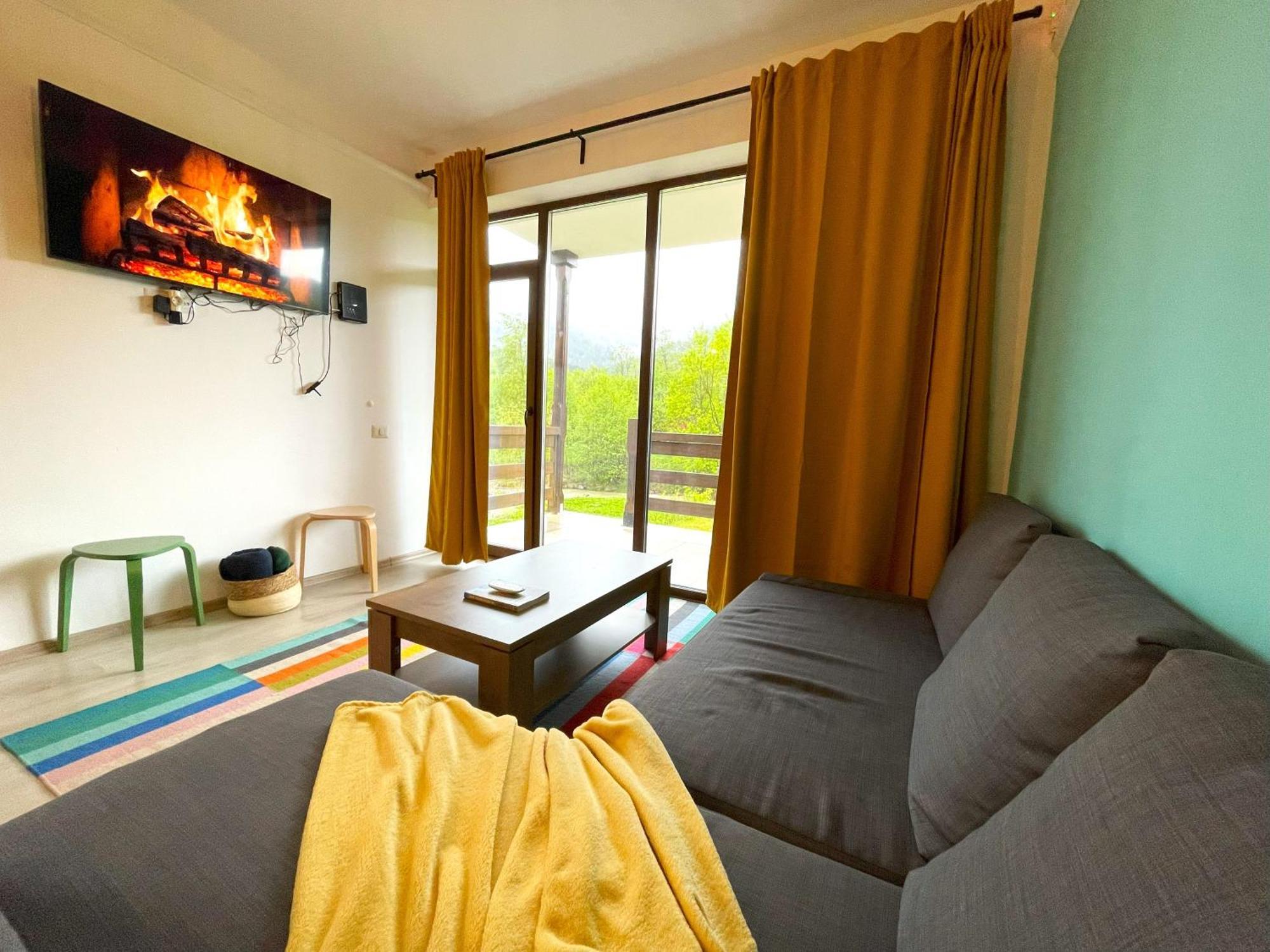 Cozy Riverfront Apartments With Garden And Mountain View Szászbuda Kültér fotó