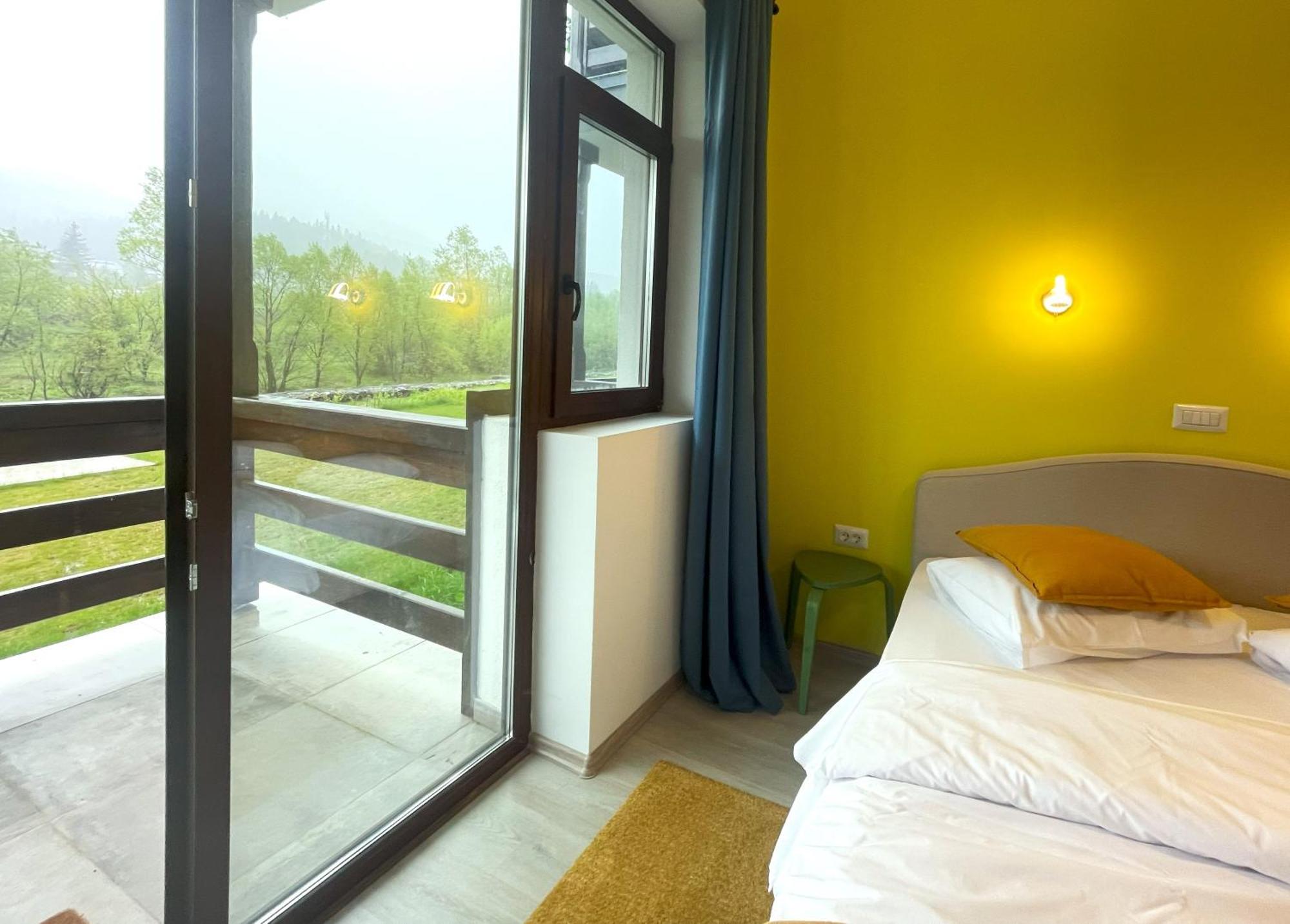 Cozy Riverfront Apartments With Garden And Mountain View Szászbuda Kültér fotó